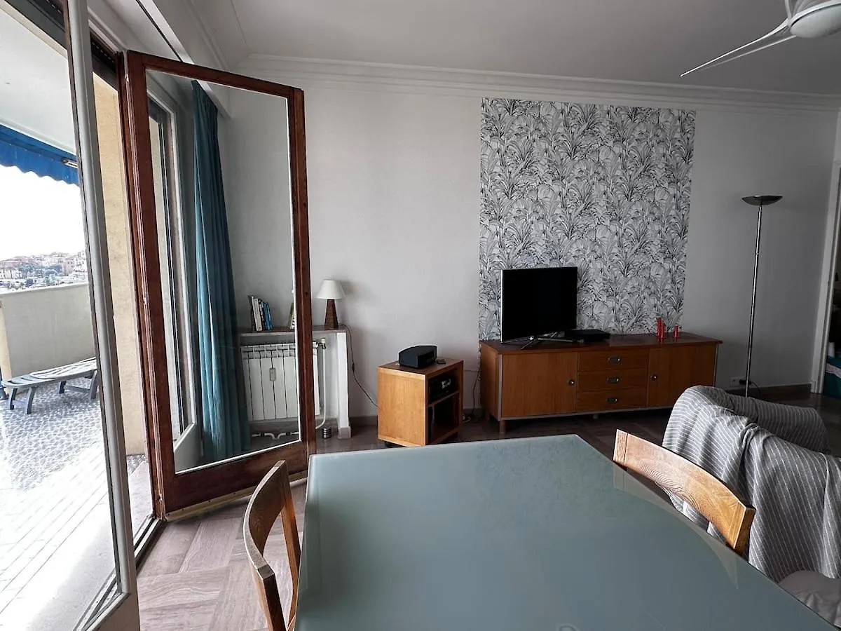 아파트 Le Soleia - Spacious 3P - Beachfront - Parking 멍똥
