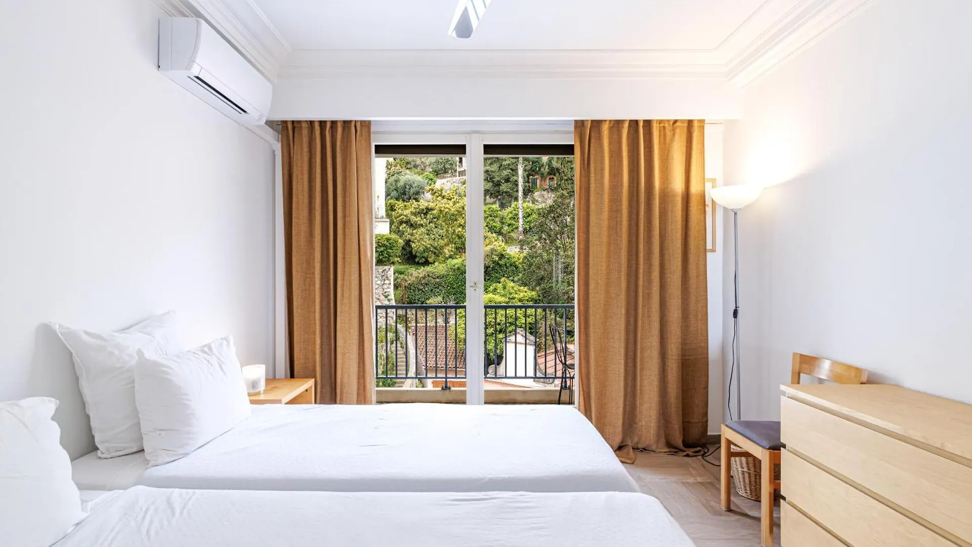 Le Soleia - Spacious 3P - Beachfront - Parking 멍똥