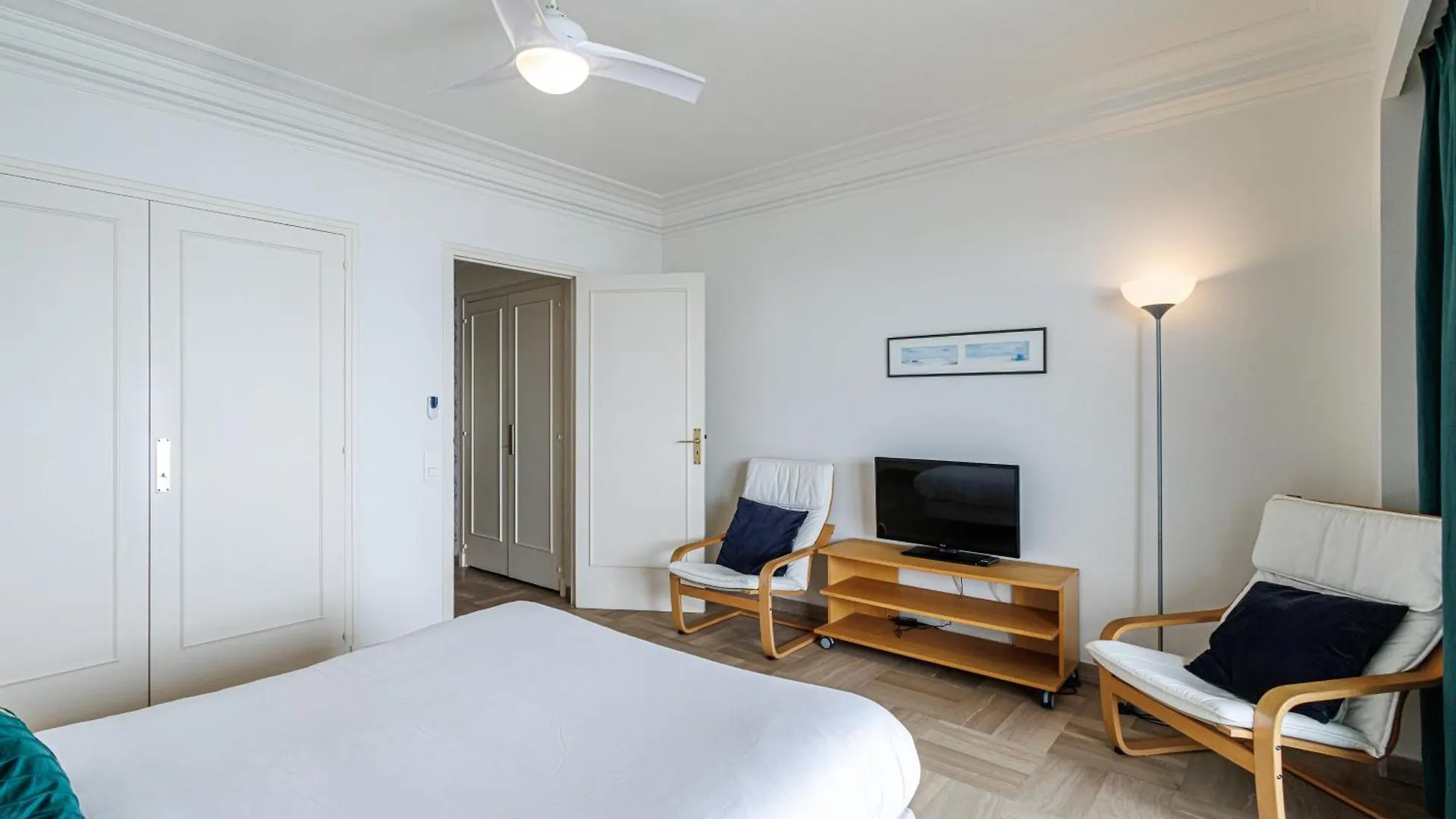 Le Soleia - Spacious 3P - Beachfront - Parking 멍똥 아파트