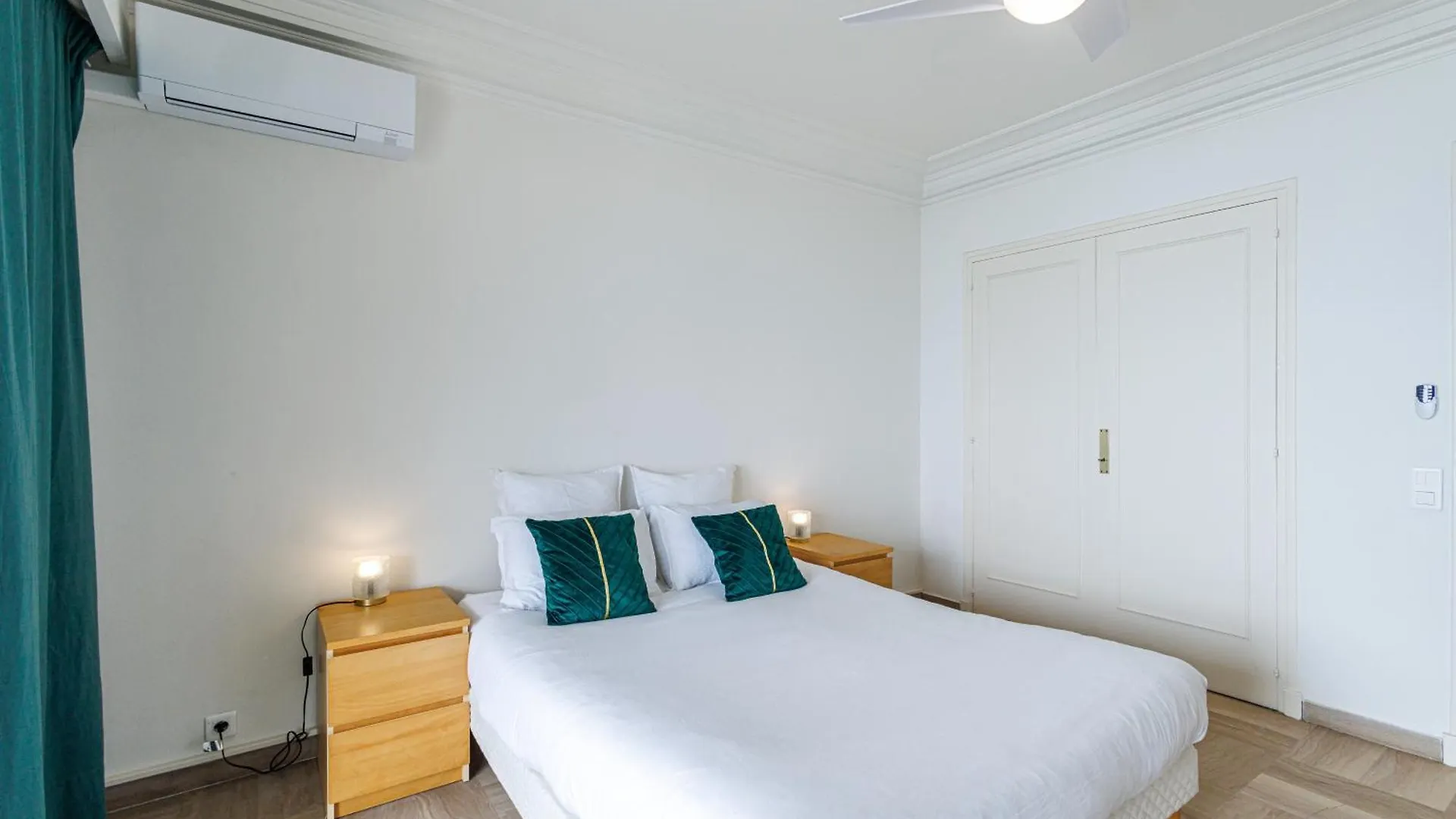 Le Soleia - Spacious 3P - Beachfront - Parking 멍똥