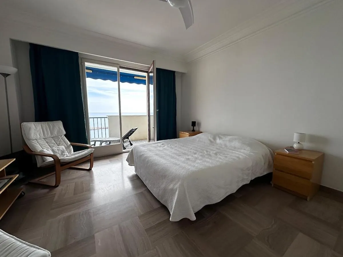Le Soleia - Spacious 3P - Beachfront - Parking Menton 0*,  France